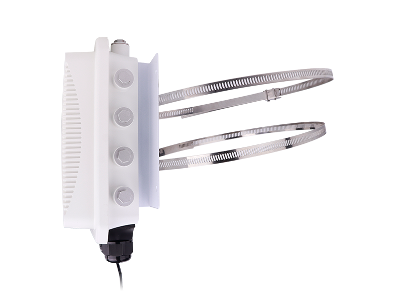 H8891 5g outdoor router with mounting kits